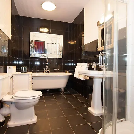 Balmoral מלון 4*