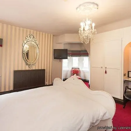 Balmoral Otel