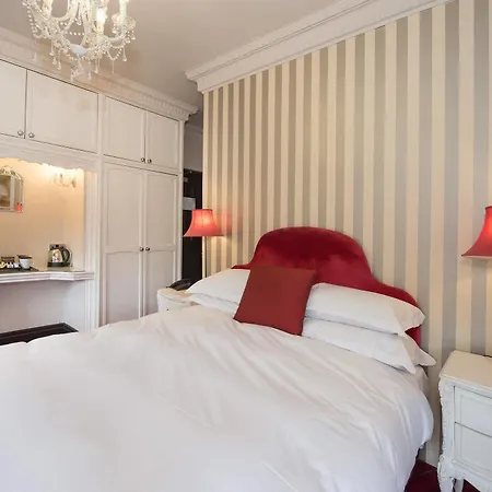 Balmoral Otel